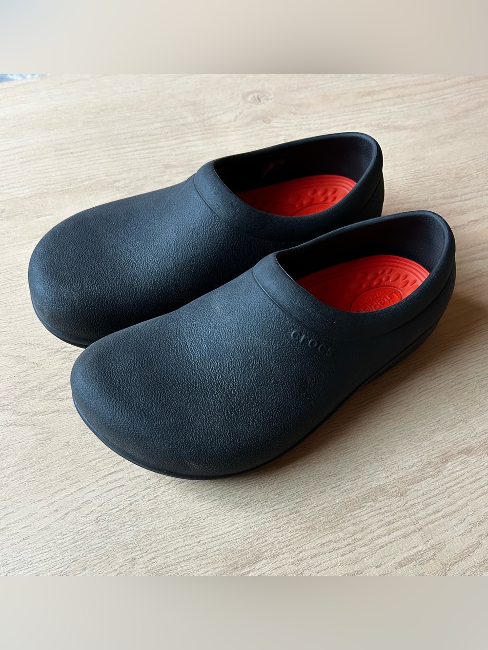 Crocs On-The-Clock LiteRide Black Slip- Resistant Slip-On Clogs Women’s Size 6
